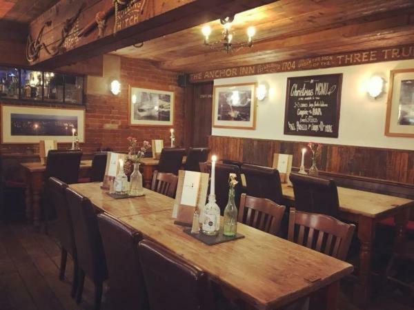 The Anchor Inn Cowes  Exterior photo